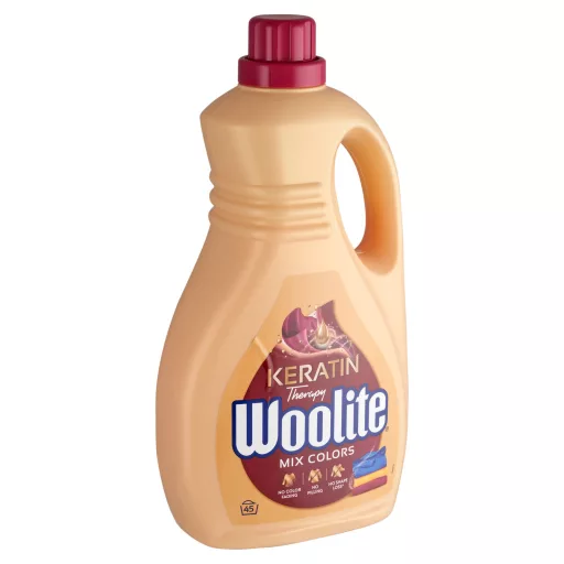 Woolite Keratin Therapy folyékony mosószer keratinnal színes ruhákhoz 45 mosás 2,7 l