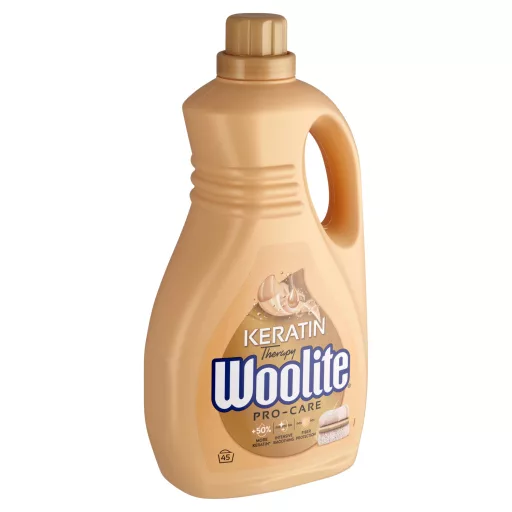 Woolite Keratin Therapy Pro-Care folyékony mosószer keratinnal minden ruhatípushoz 45 mosás 2,7 l