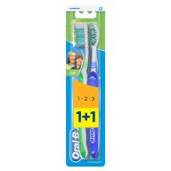Oral-B 3 Effect Medium Manuális Fogkefe, 2 Db