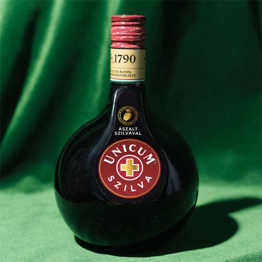 Zwack Unicum szilva gyógynövénylikőr 34,5% 0,5 l