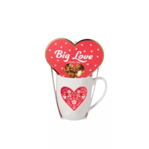 Becky's bögre csokibonbonnal – Big Love motívumos fehér bögre
