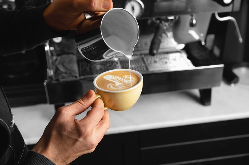 Milyen a barista kávé? Számos minőségi követelménynek meg kell felelnie.