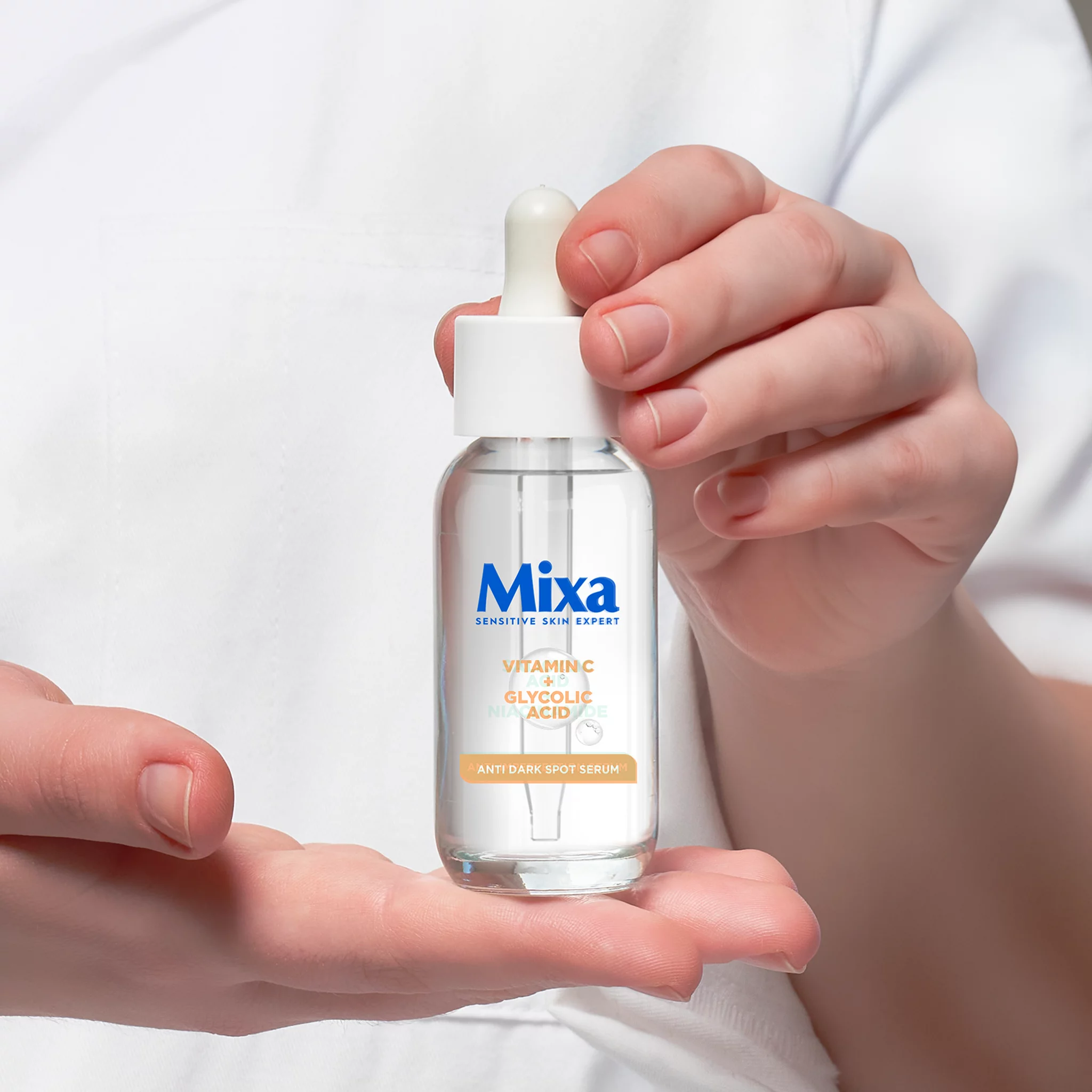 Mixa arcszérum 30ml C-Vitamin és Glycolic Acid Anti Dark Spot