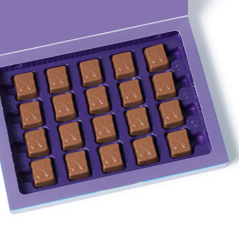 Milka Happy Birthday alpesi tejcsokoládé praliné tejes krémtöltelékkel 20 db 110 g