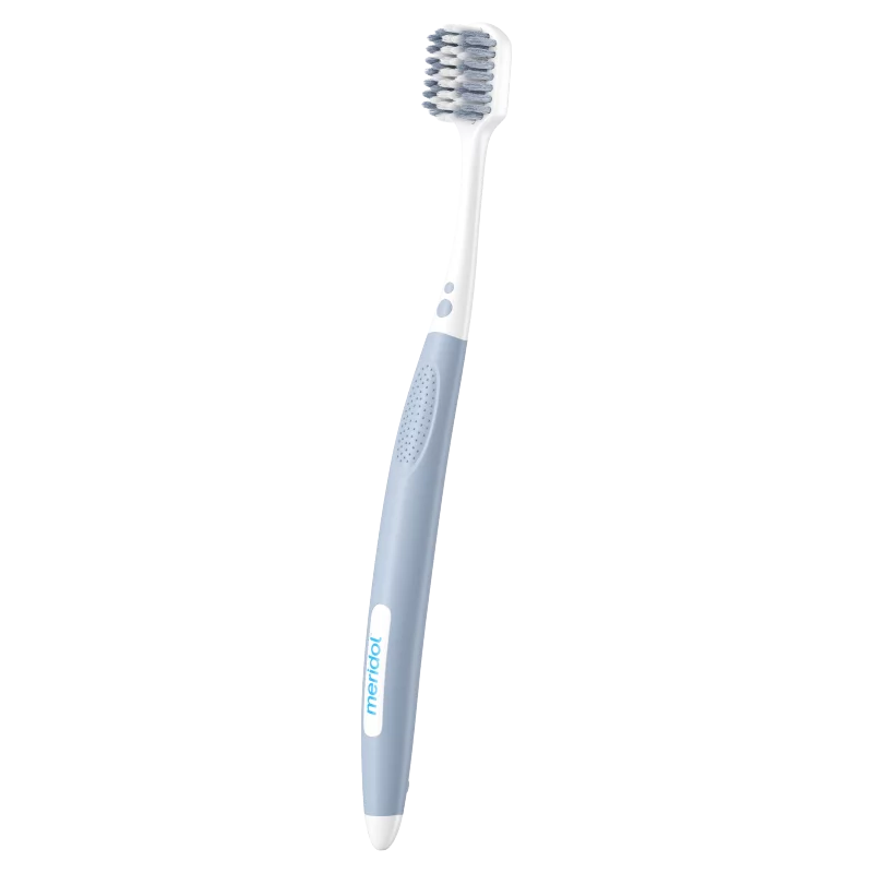 meridol Complete Care lágy fogkefe érzékeny fogínyre 1 db