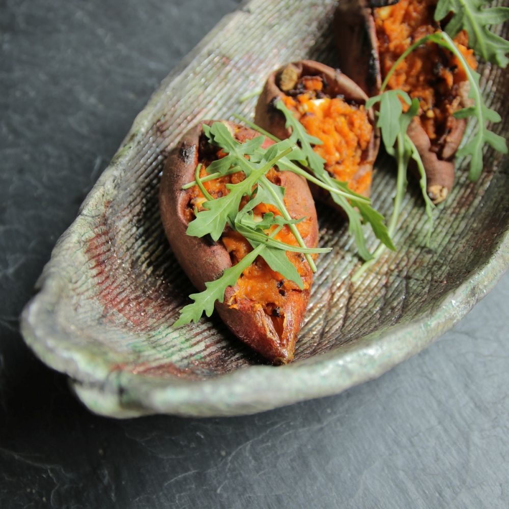 Fetával töltött édesburgonya