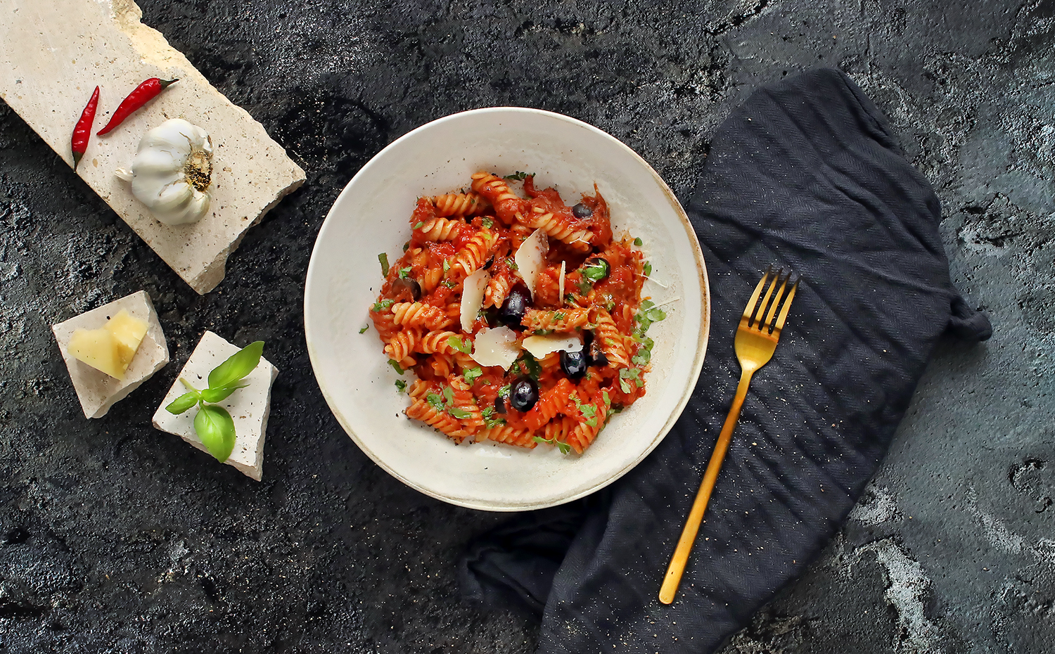 Fussili tészta puttanesca módra