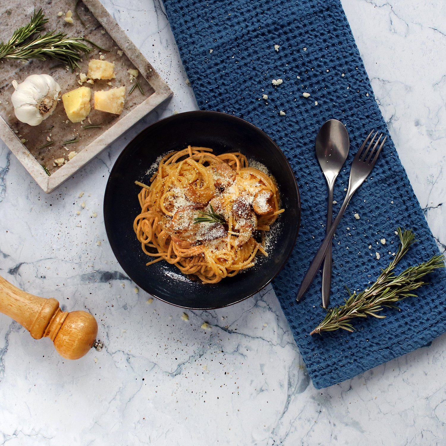 Spagetti erdei gombával