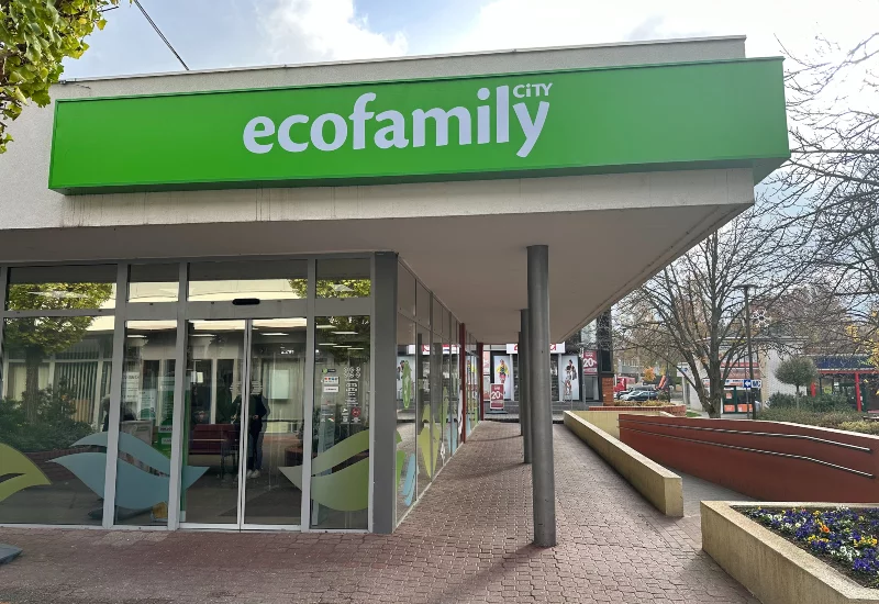 Ecofamily üzlet bejárata, Ajka City