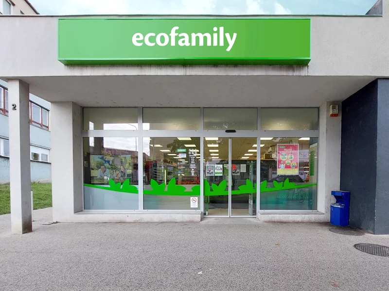 Ecofamily üzlet bejárata, Sárvár City