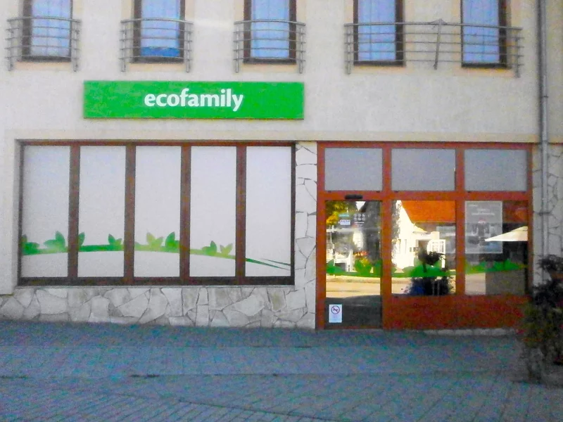 Ecofamily üzlet bejárata, Zirc City